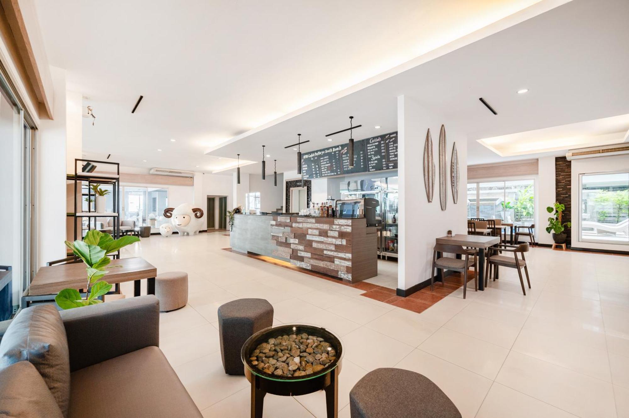 Kokotel Pattaya South Beach Exterior photo